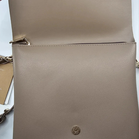 Crossbody - Picture 8 of 11